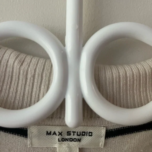 Striped Collared Sweater - Picture 5 of 5